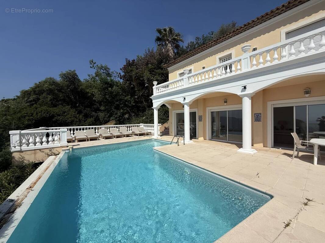 Maison à MANDELIEU-LA-NAPOULE