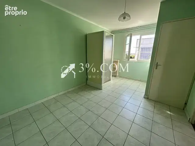 Maison de 117m2 avec deux garages et dépendances sur 960m2 d - photo 13
