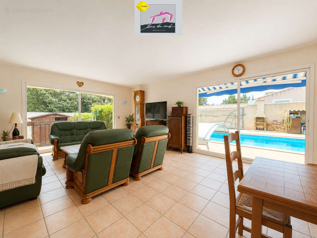 Maison de plain-pied avec Garage, jardin et piscine - photo 7