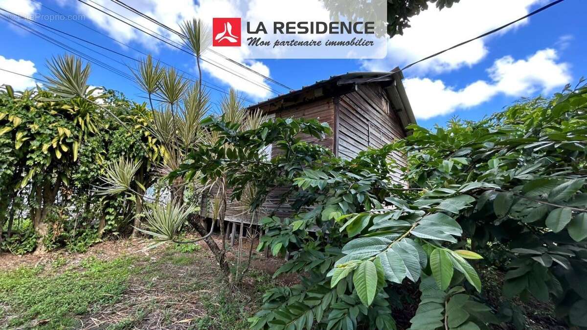 Terrain à LE LAMENTIN