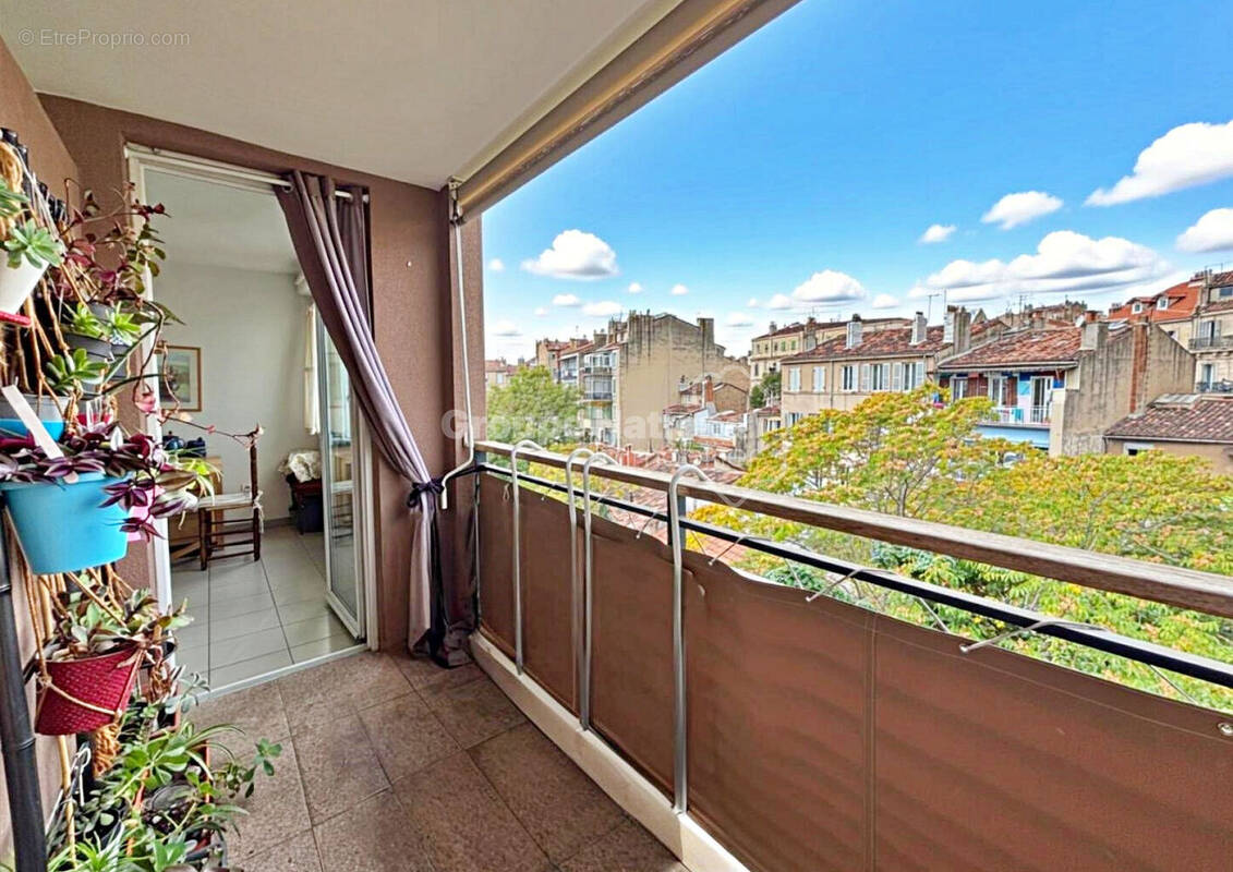 Appartement à MARSEILLE-4E