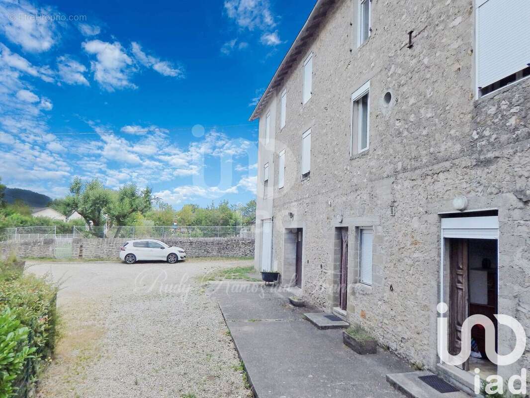 Photo 2 - Appartement à SEVERAC-LE-CHATEAU