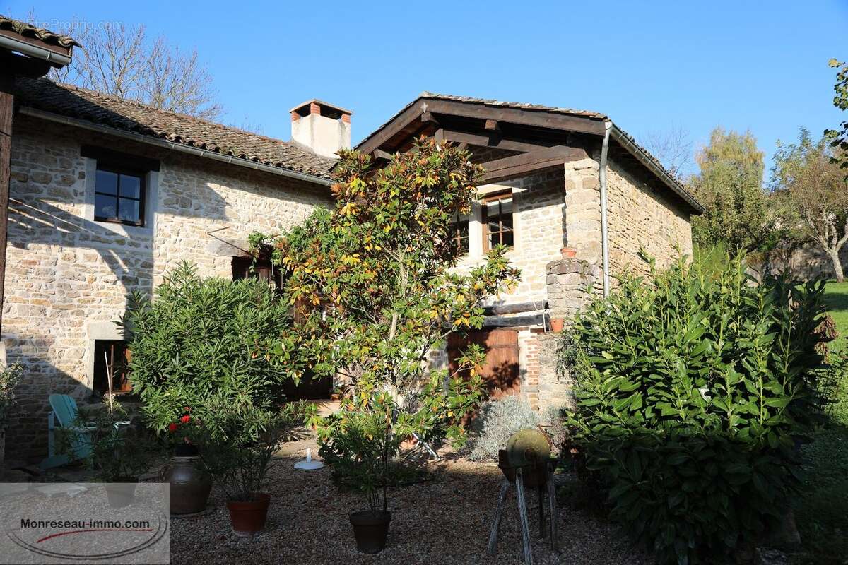Maison à CLUNY