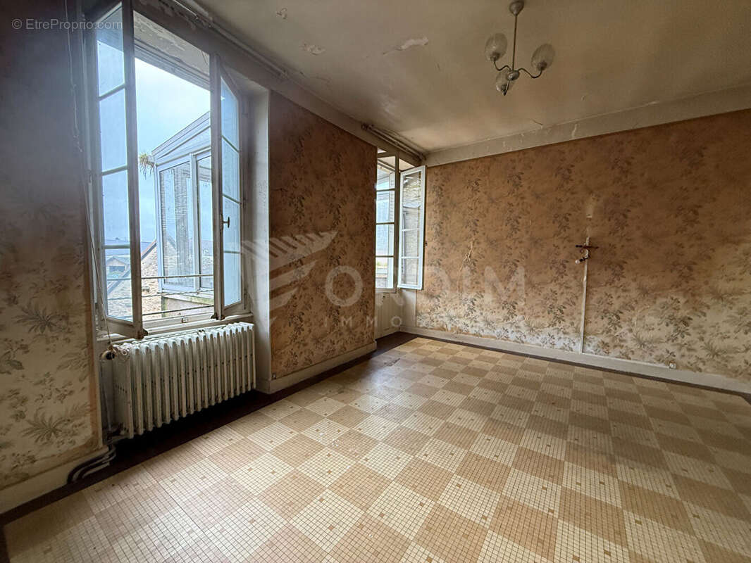 Appartement à DONZY