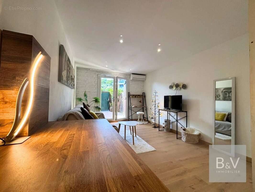 Appartement à VILLENEUVE-LOUBET
