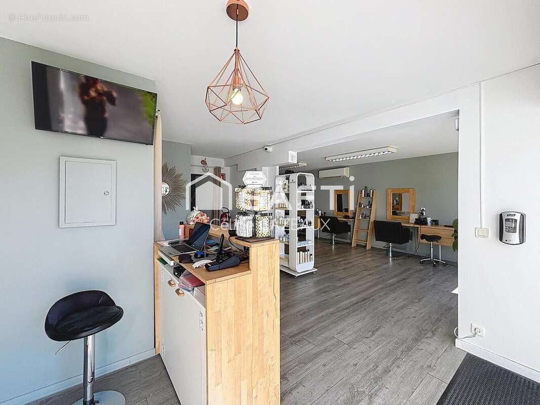 Commerce 67 m² à Eysines  - photo 4