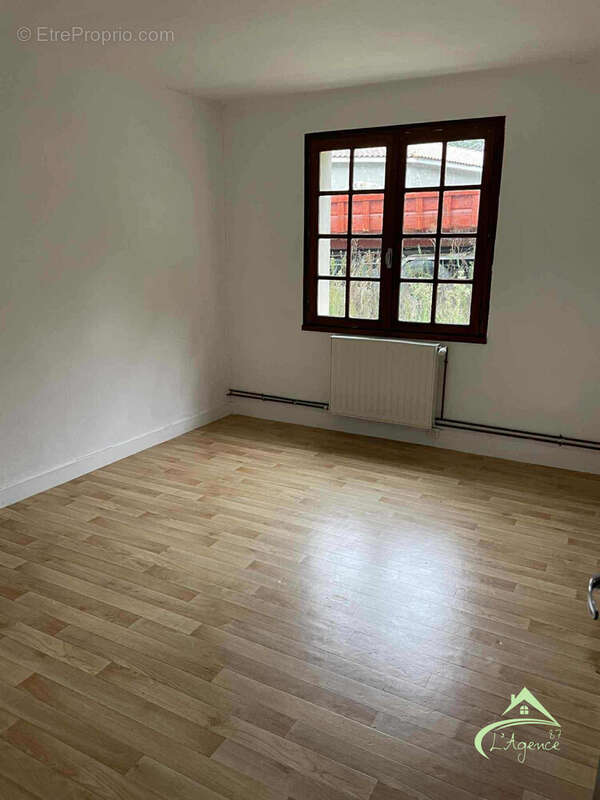 Maison à SAINT-LAURENT-DE-CERIS