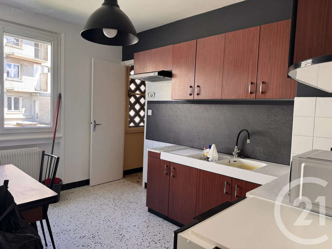 Appartement 86 m² à Annonay  - photo 3