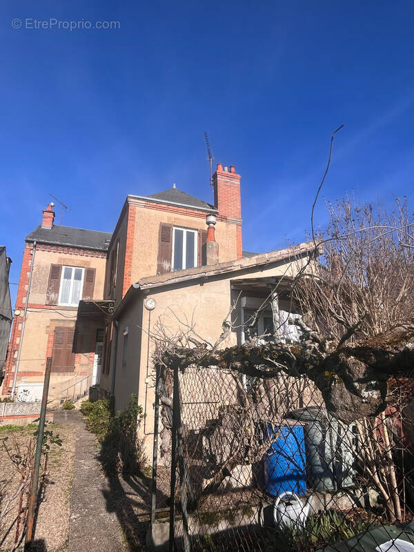 Appartement à YZEURE