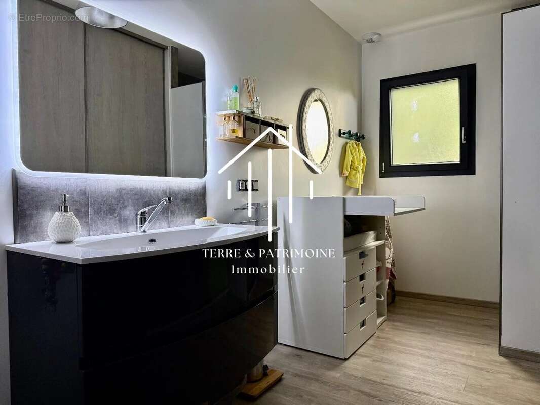 Maison à SAINT-ALBAN-AURIOLLES