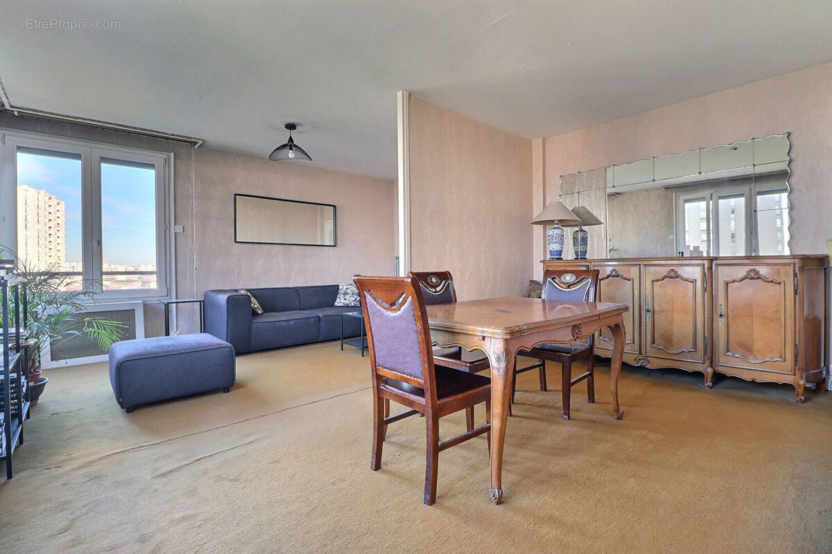 Appartement à AUBERVILLIERS