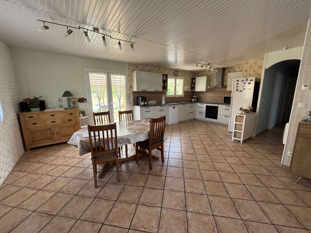Maison 90 m² à Le Grand-Serre  - photo 2