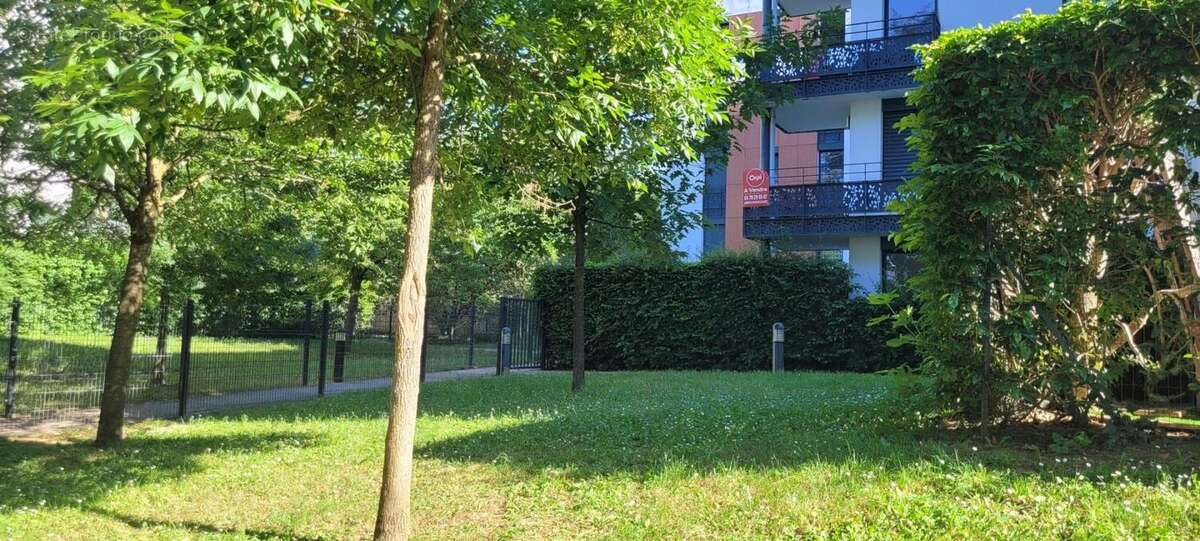Superbe T3 avec grande terrasse et piscine - Lyon 5e - photo 14