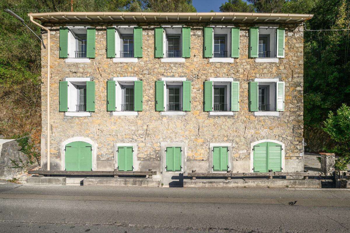 Appartement à TOURRETTE-LEVENS