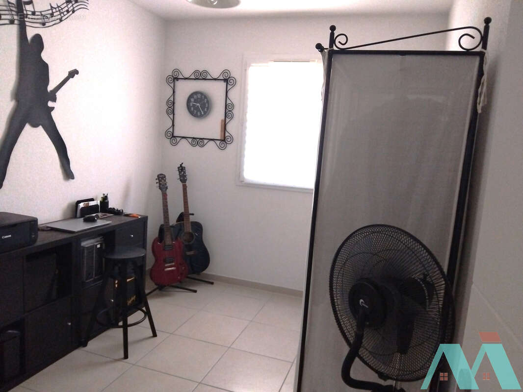 À VENDRE   Appartement T3 de 55 m2 avec terrasse, box et parking   Vidauban - photo 7