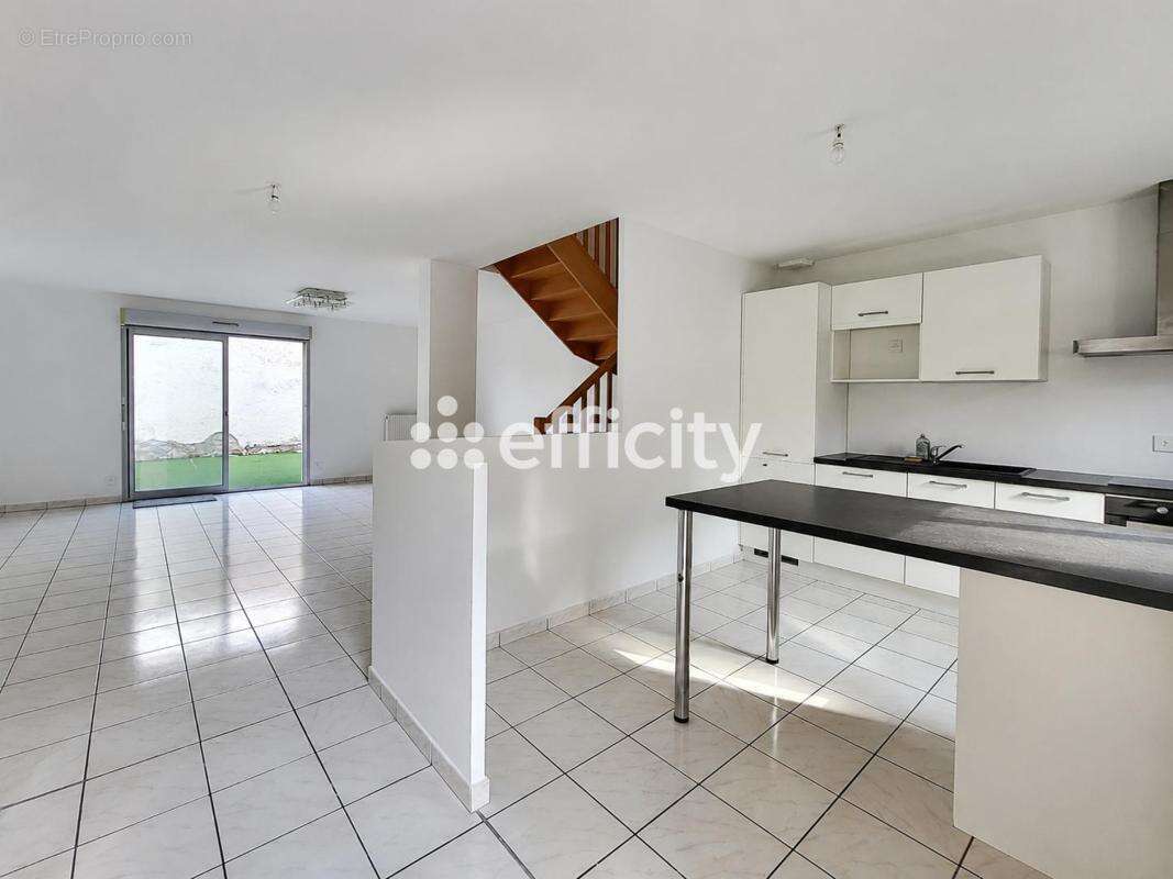Maison 104 m² à Oullins  - photo 7