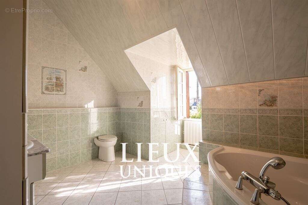 Lieux uniques ® x propriétés privées propose ancien couvent de 173 m² sur un terrain de 1.600 m² - a - photo 26