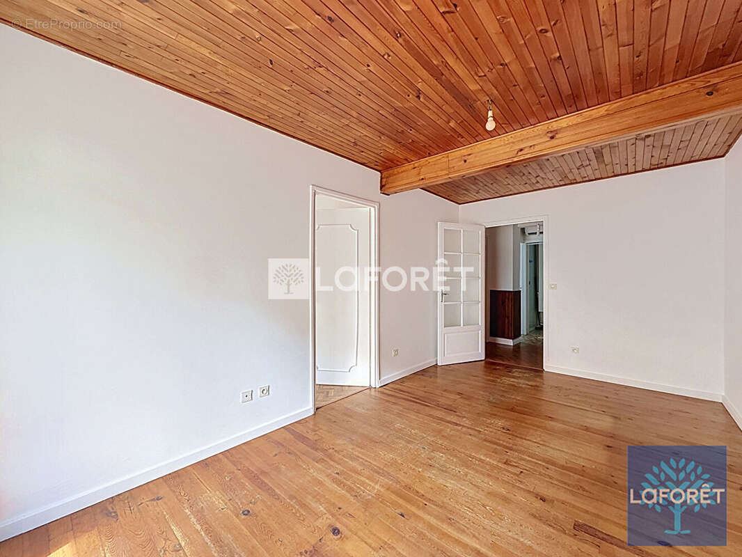 Appartement à VIGNEUX-SUR-SEINE