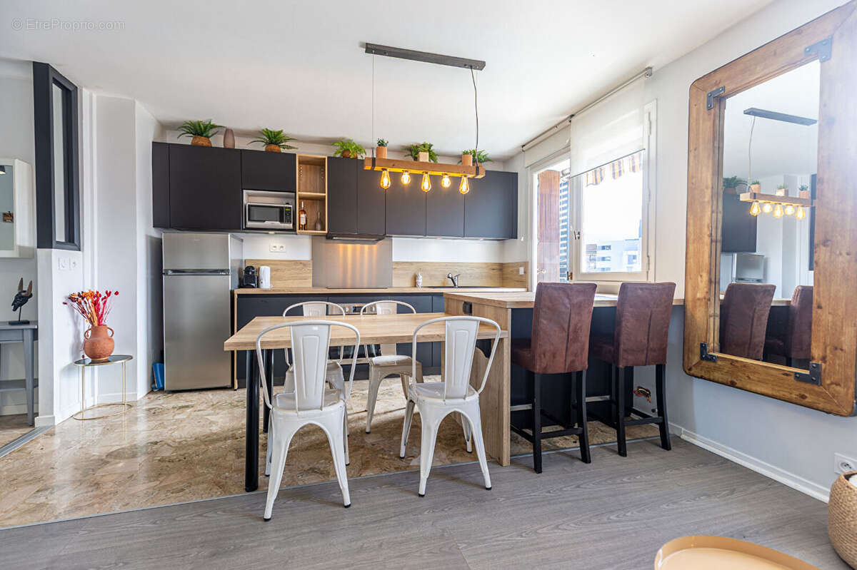 Agence immobiliere laforet - exclusivite - "oeillet" - annecy - appartement t3 de 65.14m² - traversant - 2 balcons - cave - avan - photo 6