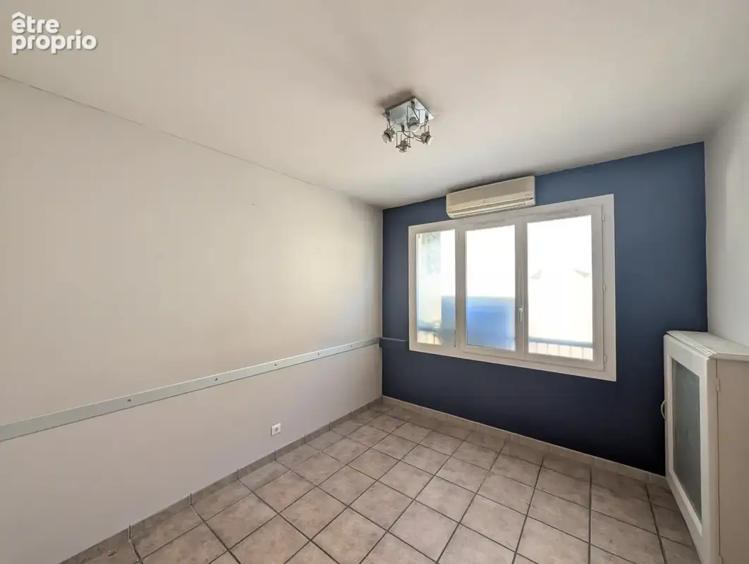 Appartement à MARSEILLE-4E