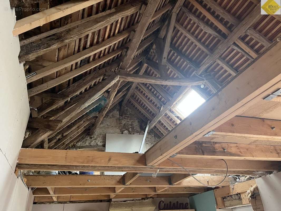 Maison à YZEURES-SUR-CREUSE