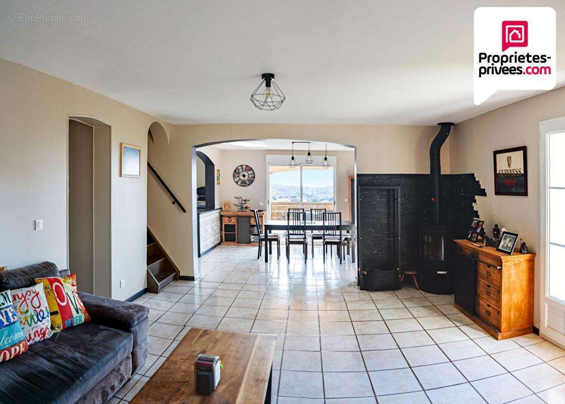 Maison à FLASSANS-SUR-ISSOLE