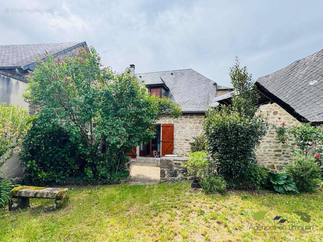 Maison à TREIGNAC