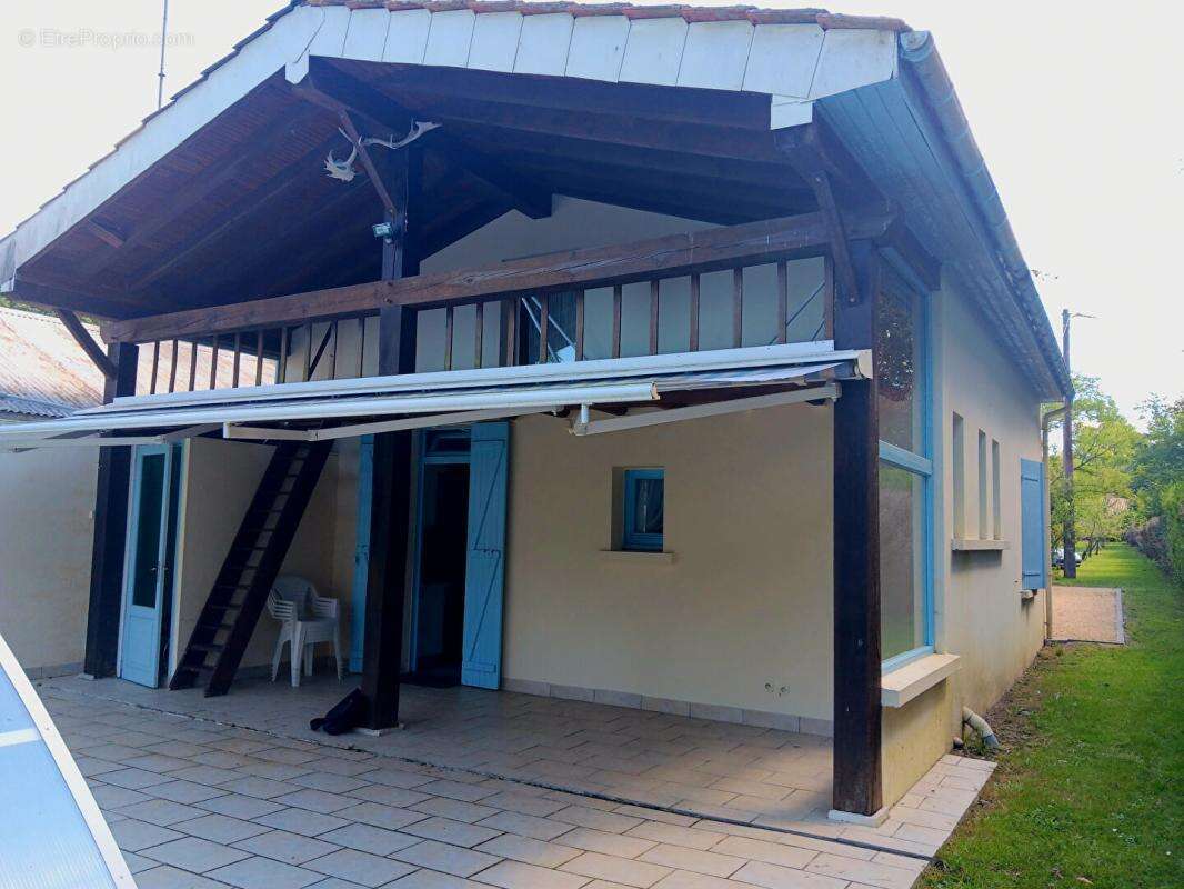 Propriété de 141 m2   avec  piscine - photo 12
