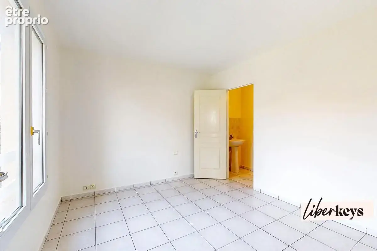 Rosny-sous-Bois – Charmant 2 pièces de 42,1 m² avec box, dans une petite copropriété - photo 6