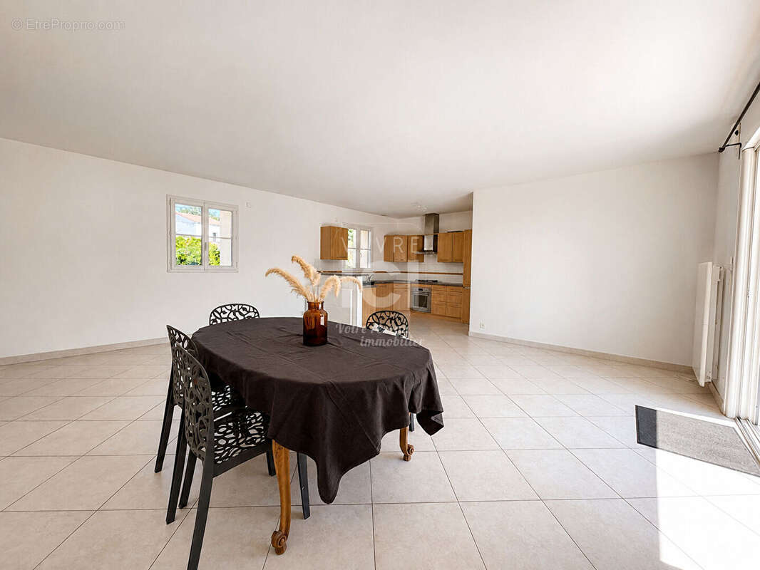 Maison - 4 pièces - 115 m² & Dépendances 200 m² - photo 4