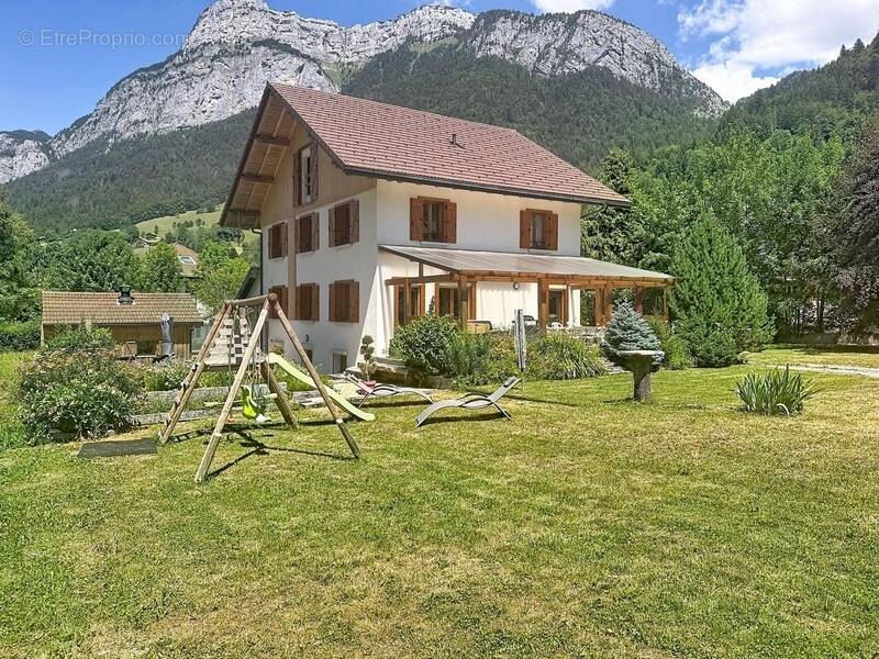 Maison à LE PETIT-BORNAND-LES-GLIERES