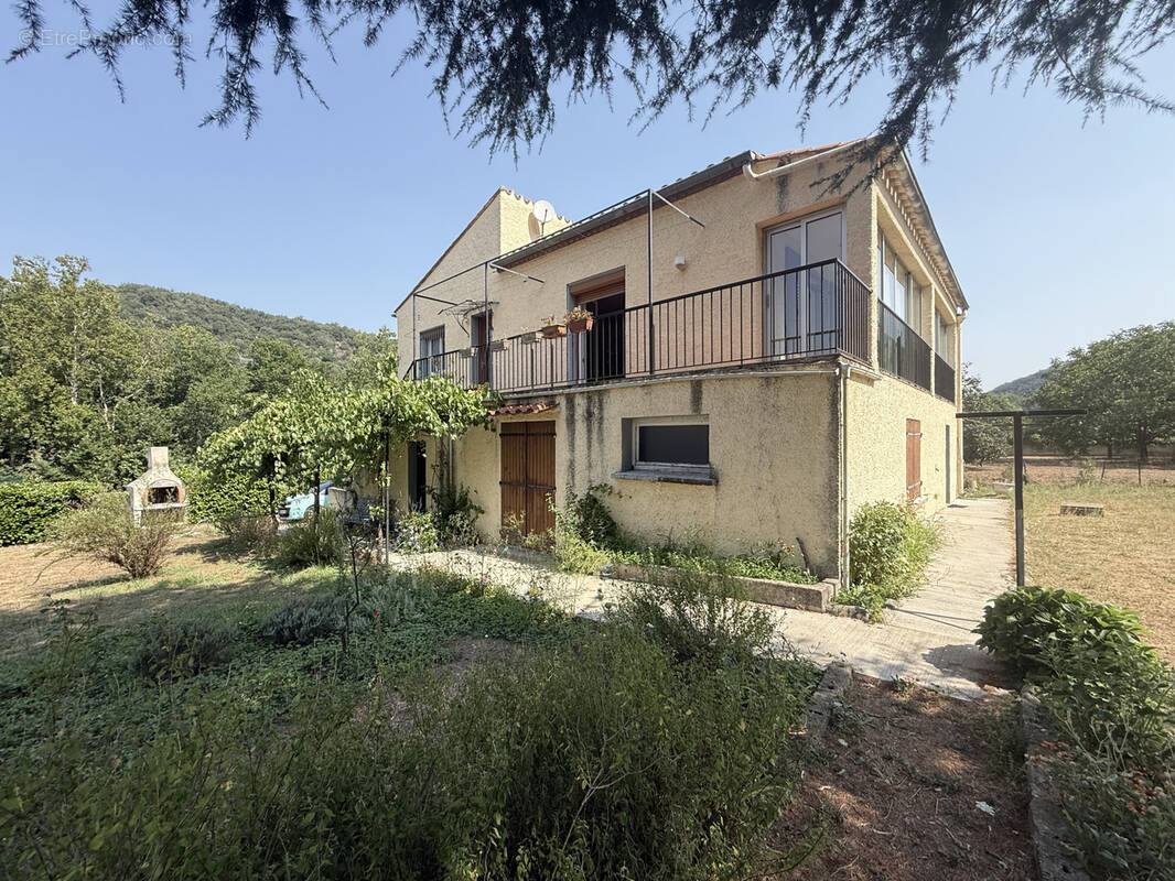 Maison à REYNES