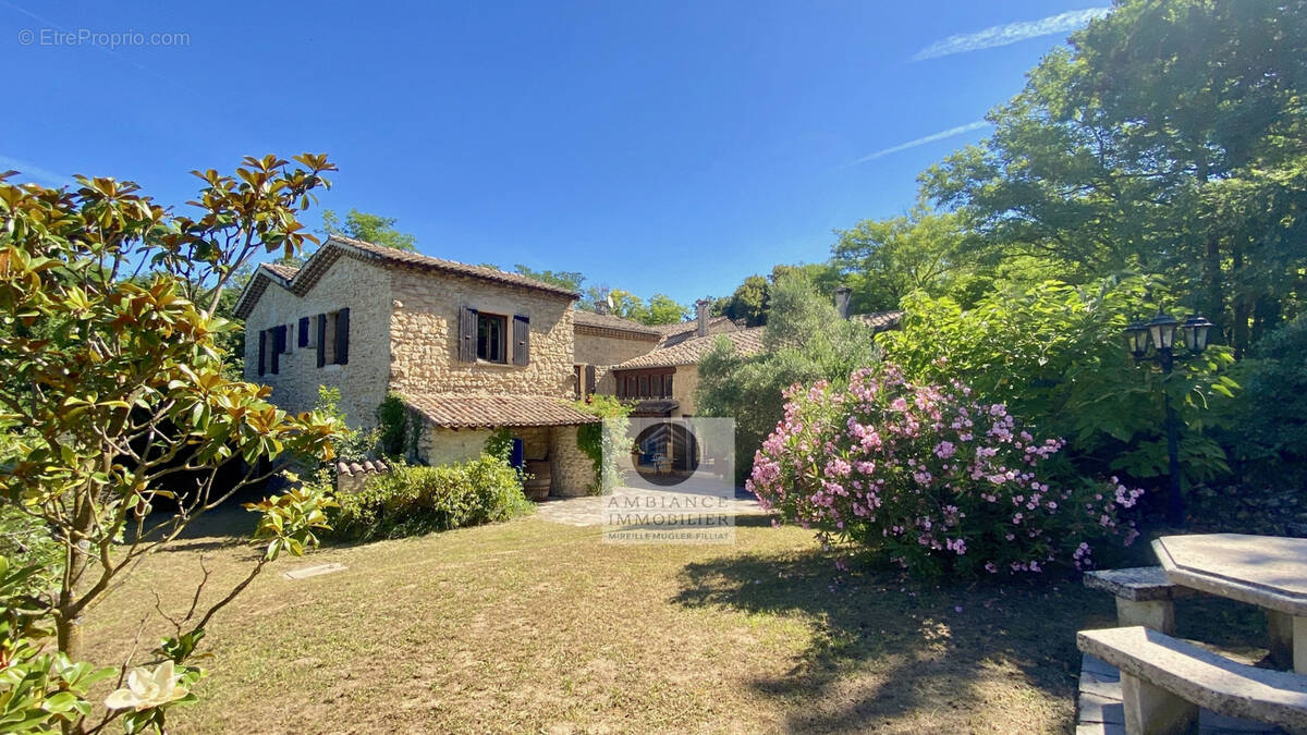 Maison à CLIOUSCLAT