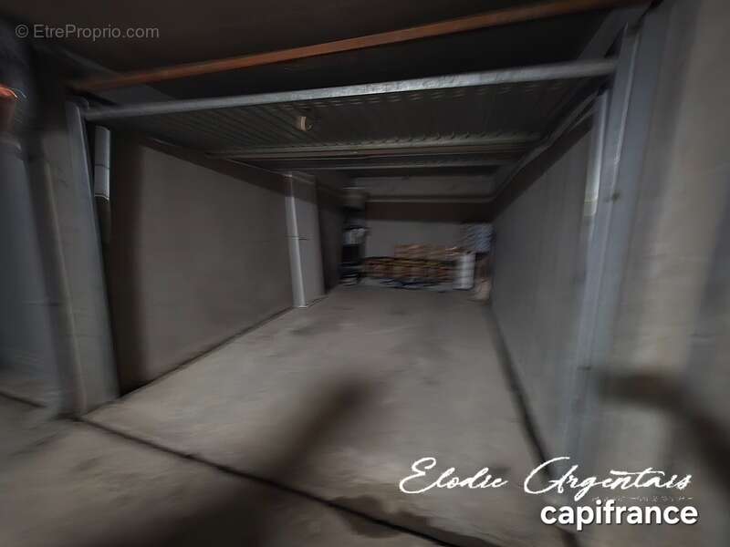 Parking à FONT-ROMEU-ODEILLO-VIA