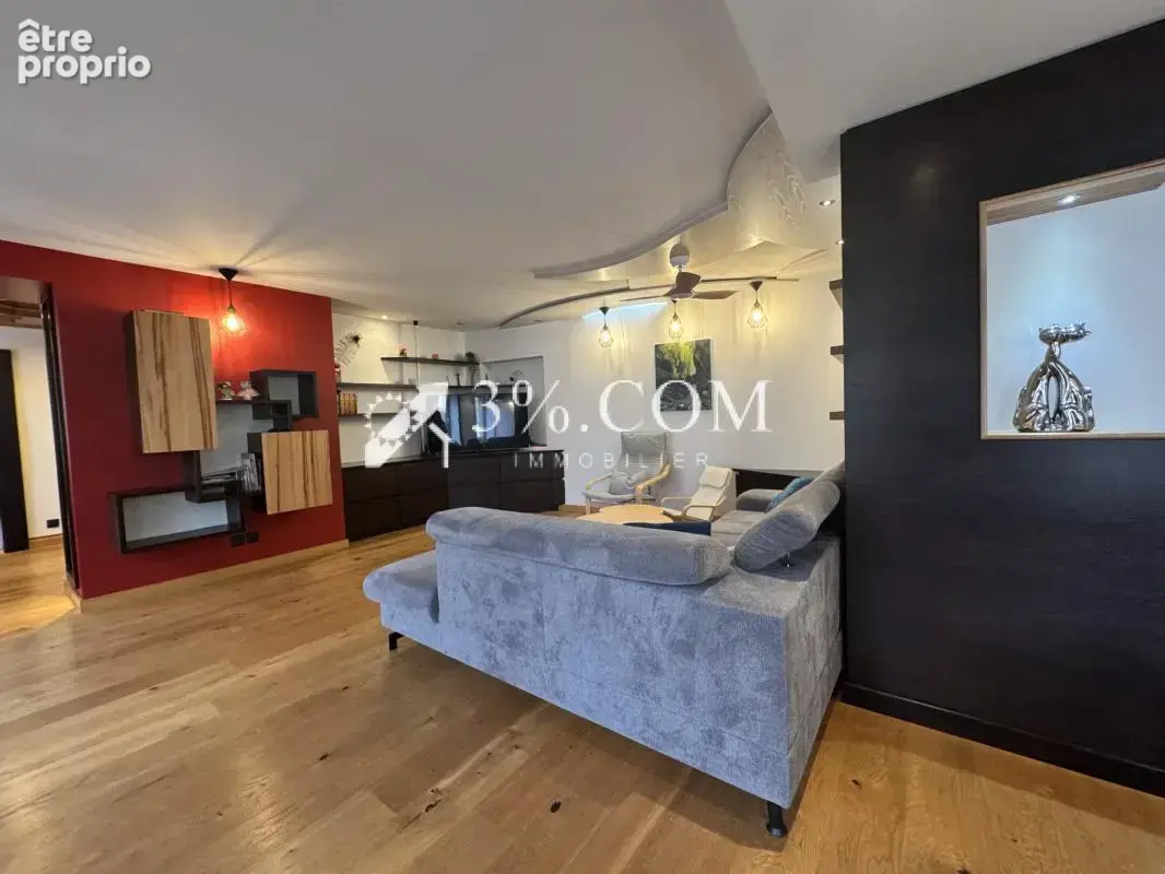 3%COM  Immeuble composé d'un  belle habitation et d'un local - photo 3