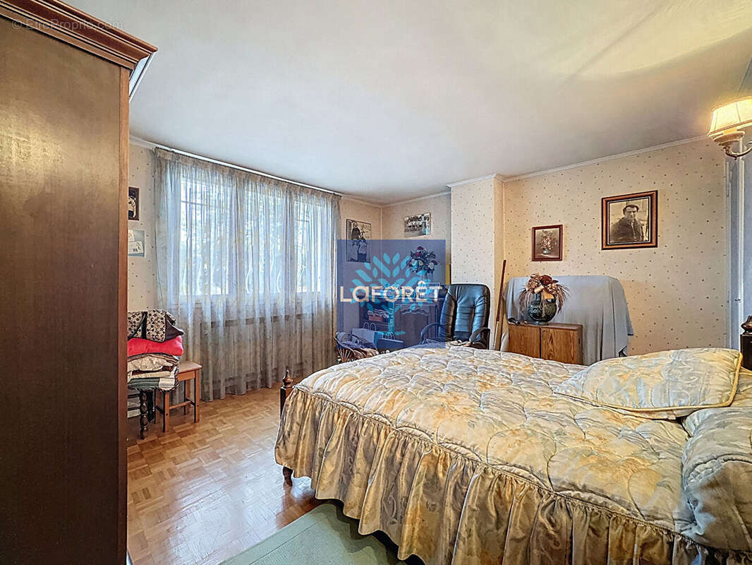 Brignais / Saint-Genis-Laval - Ensemble immobilier sur 2 500 m² de terrain - photo 9