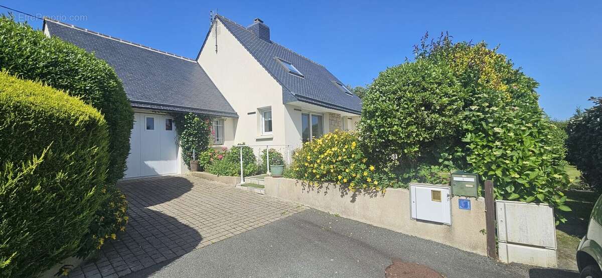 Maison 100 m² à Callac  - photo 4