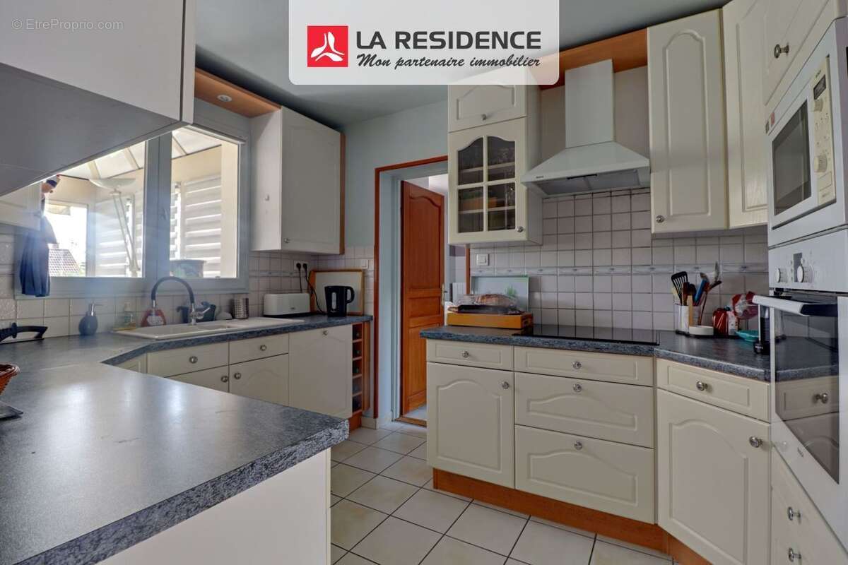 Maison à JOUY-LE-MOUTIER