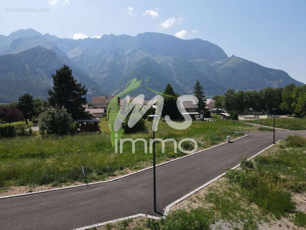 Terrain à CHAUFFAYER