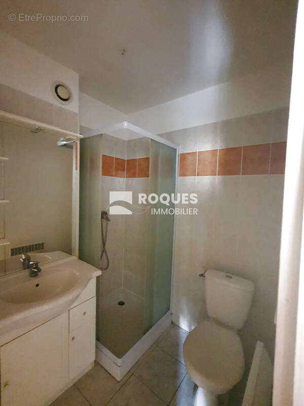 Situé à deux pas de centre ville, dans une copropriété venez découvrir cet appartement de type T2 de 54 m2 - photo 6