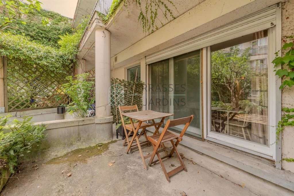 Appartement à PARIS-19E