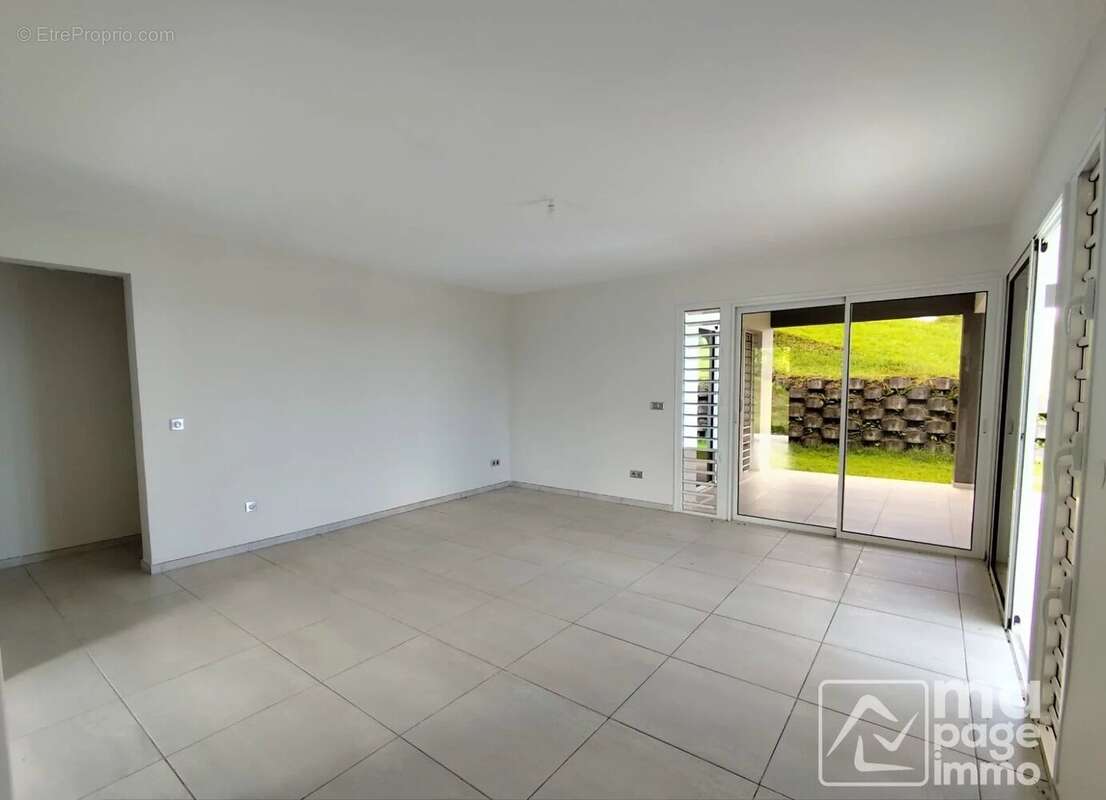 Villa moderne sur 2000 m² de terrain, Fort-de-France - photo 4