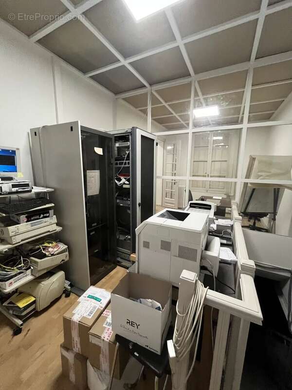 Commerce à PARIS-16E