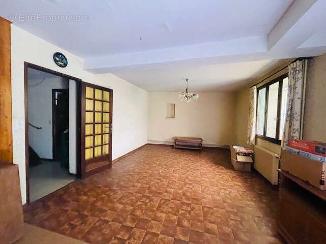 Maison à MONTAREN-ET-SAINT-MEDIERS