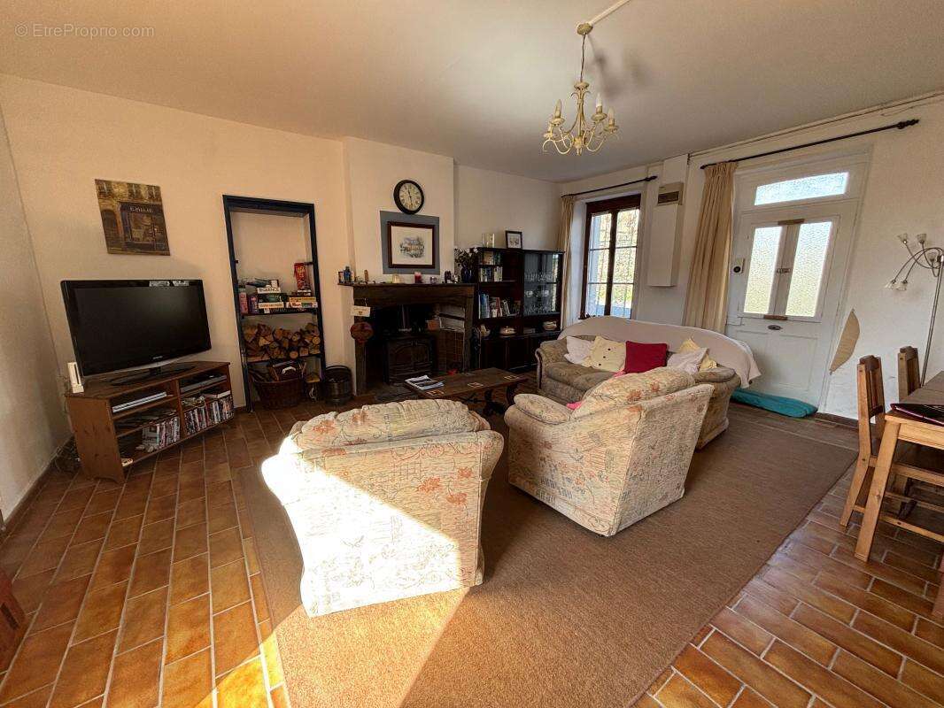 Maison à JUIGNE-DES-MOUTIERS