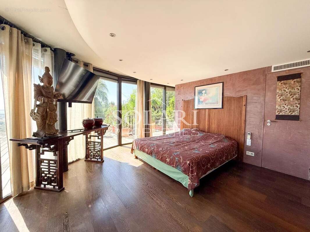 Villa de 300 m² avec piscine et vue mer - photo 8