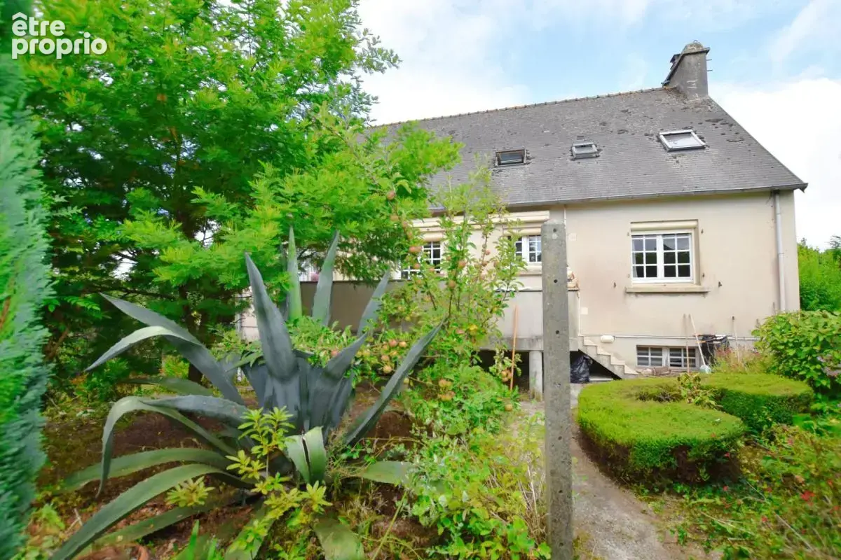 Maison à CAST