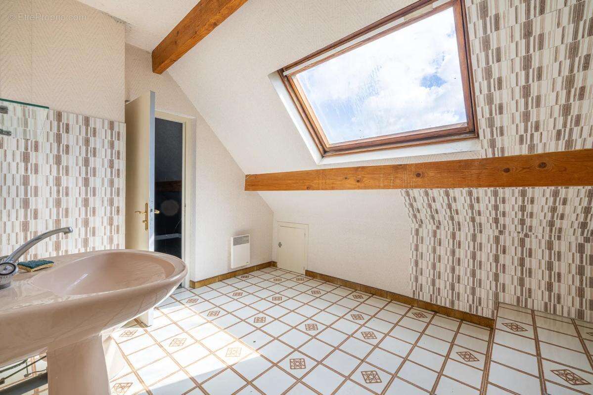 Appartement à COMBS-LA-VILLE