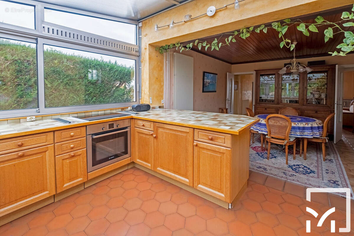 Maison à LE MESNIL-LE-ROI