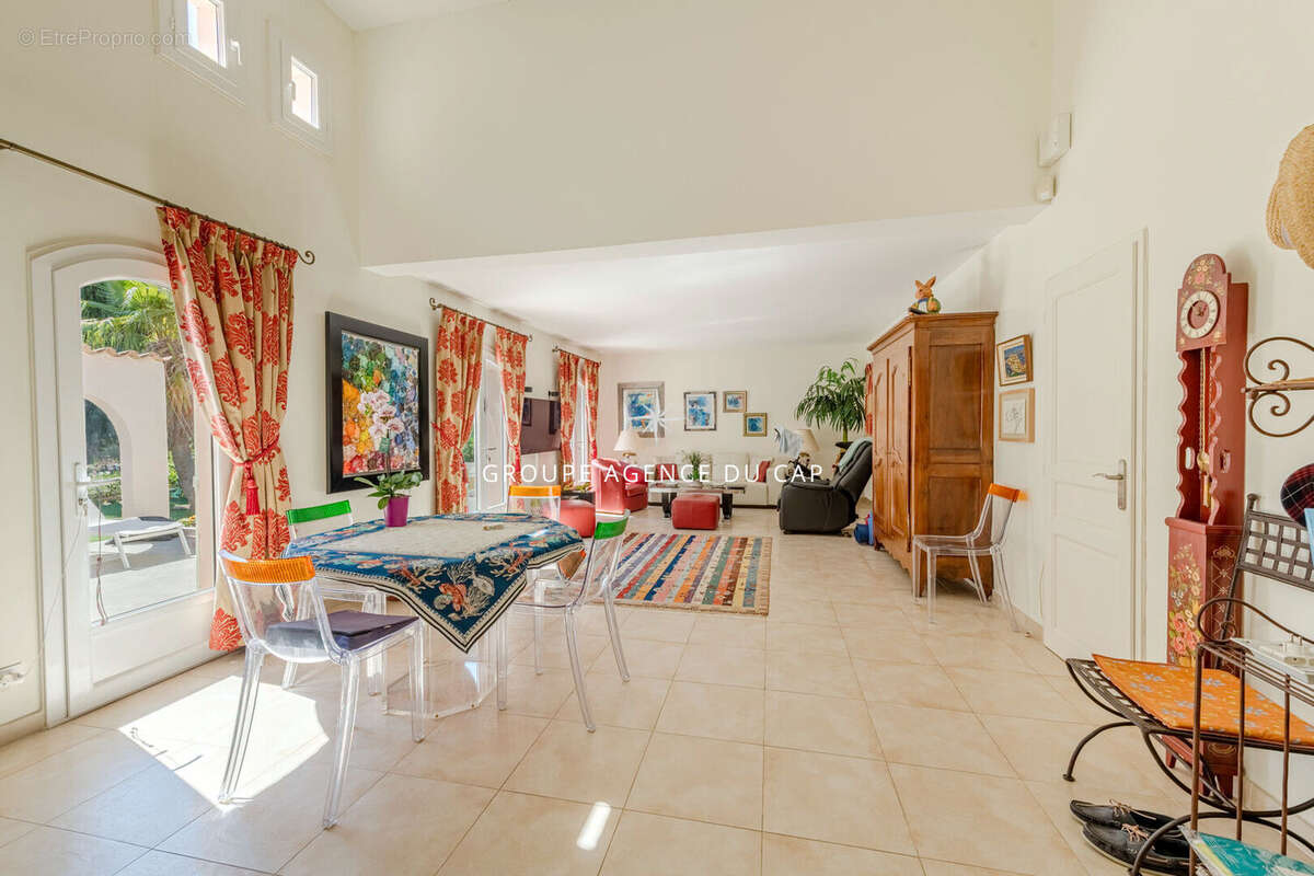 Villa valescure proche centre commercial a pieds - photo 4